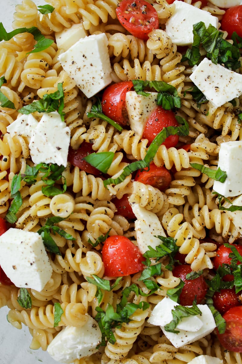 Easy Caprese Pasta Salad Recipe for Summer